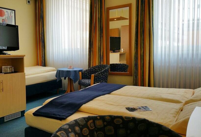 Номер Стандарт Трехместный, City Partner Hotel Strauss