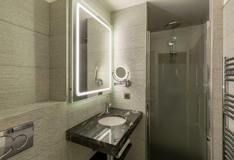 اتاق اجرایی, Chalgrin Boutique