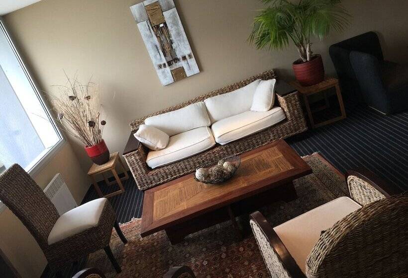Четырехместный Номер Стандарт, Brit Hotel Golfhotel Saint Samson