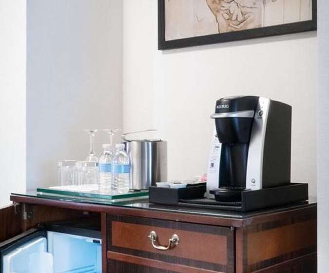 스위트 킹사이즈 침대, Hilton Colon Quito