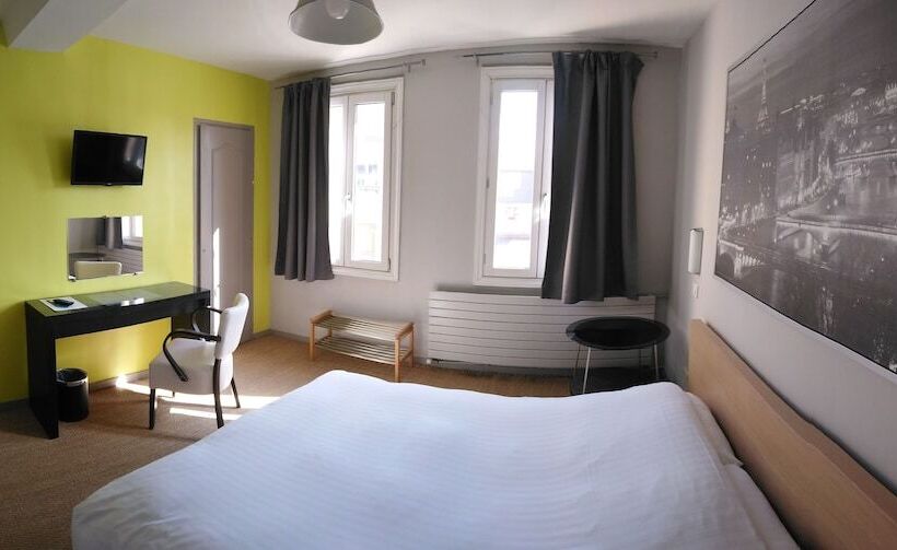 Номер Стандарт, L Auberge Du Cochon D Or