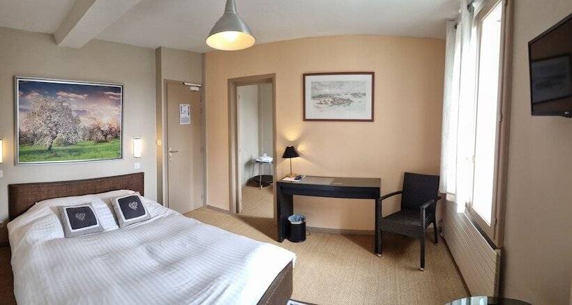 Номер Стандарт Трехместный, L Auberge Du Cochon D Or