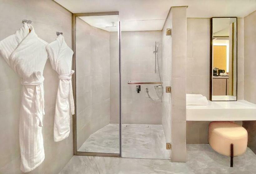 Номер Клуб, Sheraton Abu Dhabi Hotel & Resort