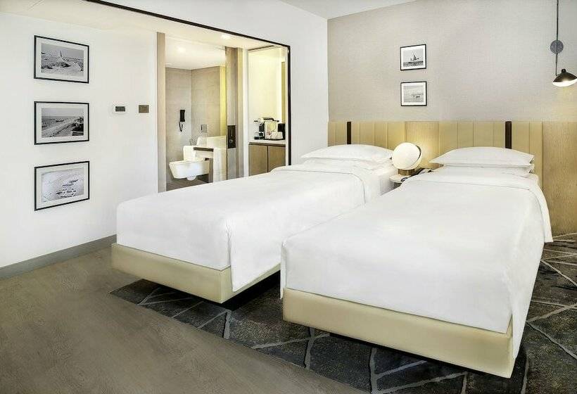 Chambre Club, Sheraton Abu Dhabi Hotel & Resort