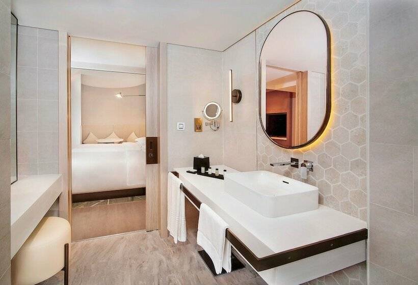 Номер Классика Двуспальная Кровать, Sheraton Abu Dhabi Hotel & Resort