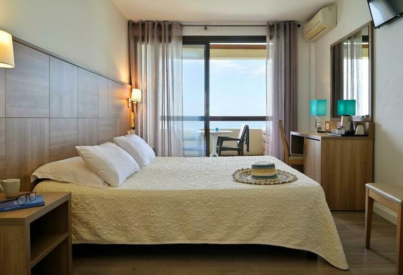 Номер Стандарт Вид на Море с Террасой, Beau Rivage