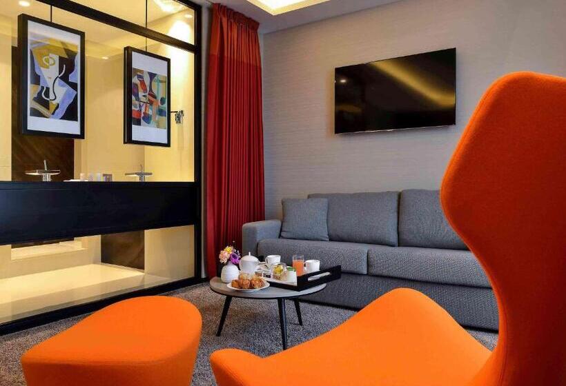 キングサイズベッドのデラックスルーム, Grand Hotel La Cloche Dijon   Mgallery