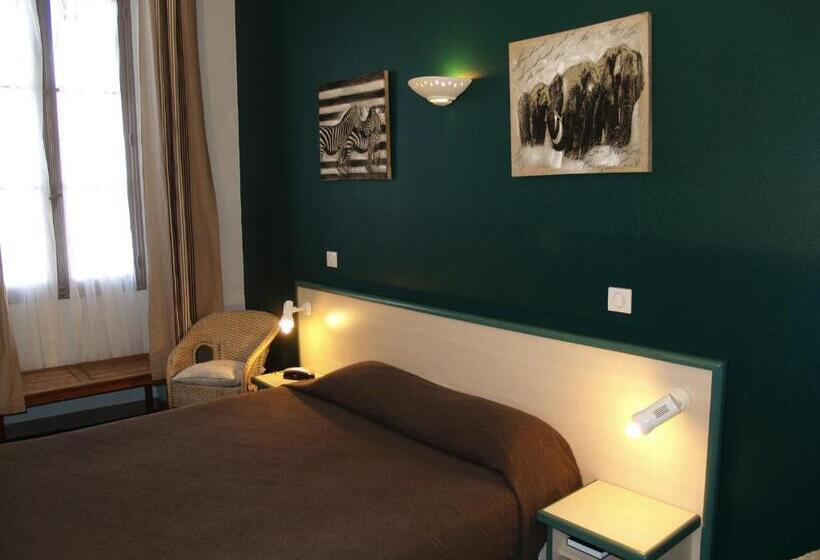 Номер Стандарт, Hôtel Central