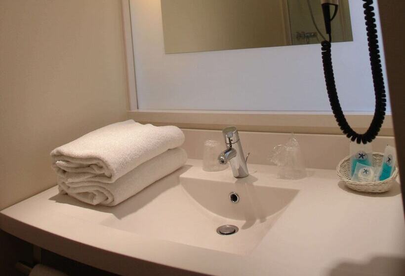 Номер Стандарт Двуспальная Кровать, Ibis Styles Chinon