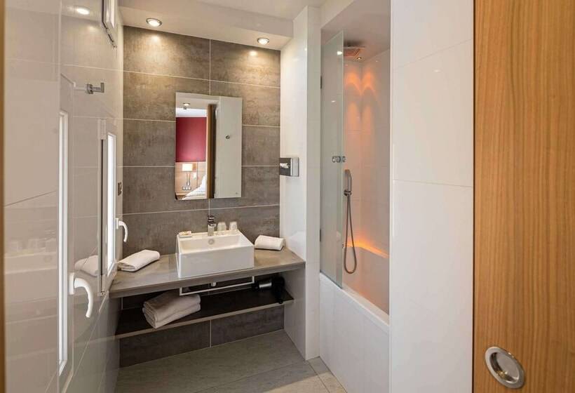 Семейный Номер, Best Western Plus Le Lavarin