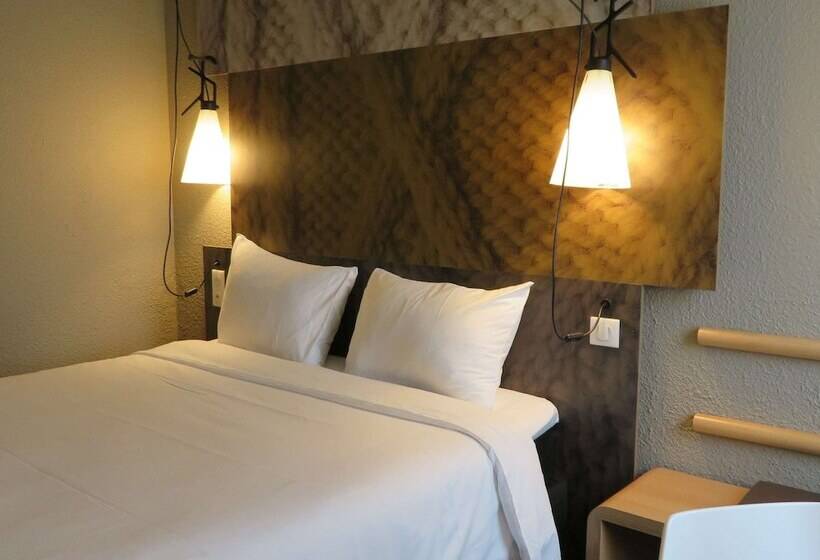 Номер Стандарт, Ibis Melun