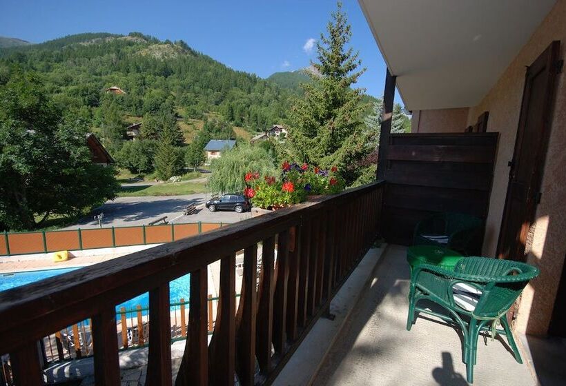 Четырехместный Номер Стандарт, Hôtel L Aiglière