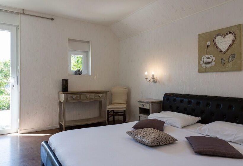 Quarto Estandar, Manoir De Moëllien, The Originals Relais