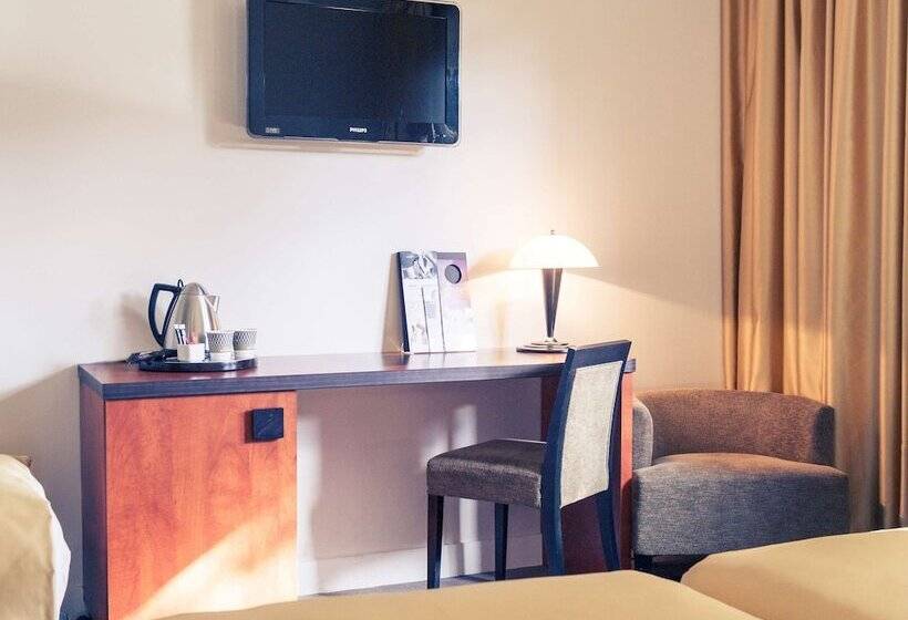 Номер Стандарт Трехместный, Mercure Maurepas Saint Quentin