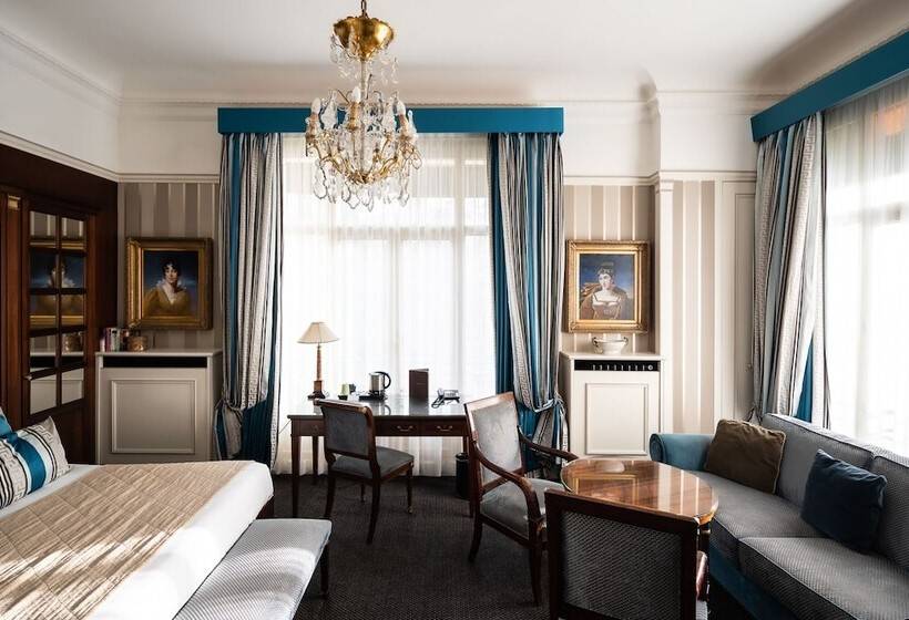 Полулюкс, Hôtel Napoleon Paris