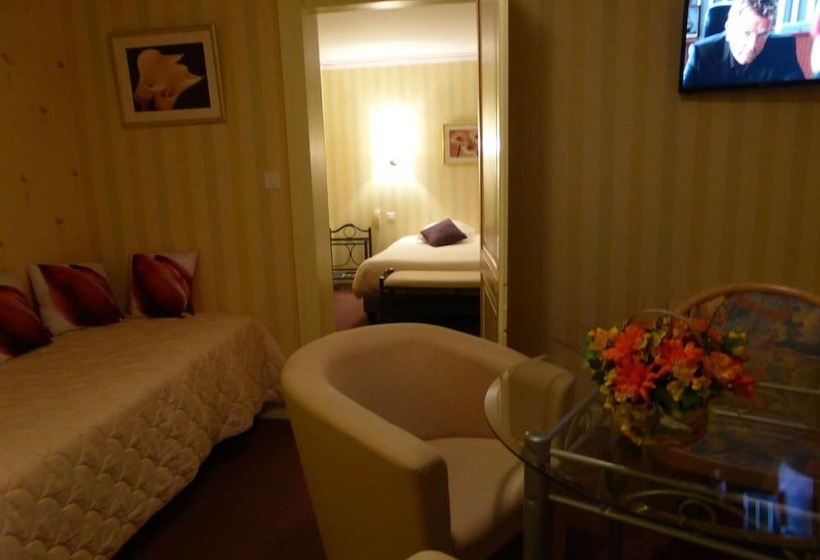 Номер Комфорт, Logis   Hostellerie & Restaurant Saint Louis