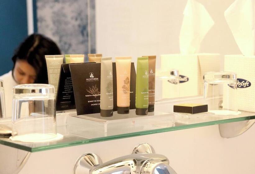 اتاق سوپریور, Le Pergolèse Paris Champs Elysées
