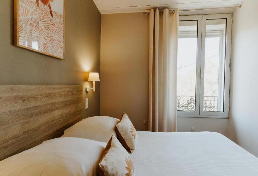 기본룸, Le Petit Castel