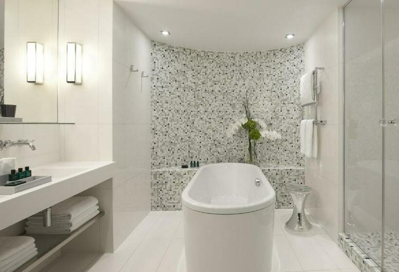 سوئیت جونیور پریمیوم, Sofitel Paris Arc De Triomphe