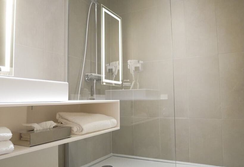 Номер Superior, Novotel Narbonne Sud A9/a61