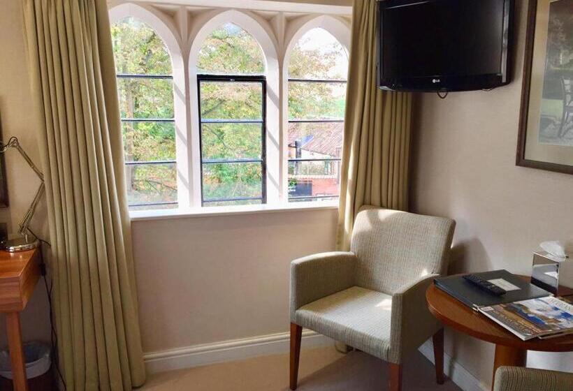 Номер Deluxe Кровать Кинг, Castle Hotel & Apartments
