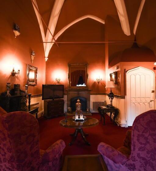 سوییت, Lumley Castle