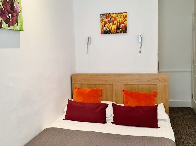 Standard Room, Rushmore