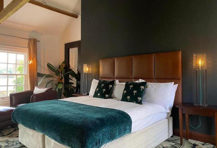 1 Bedroom Penthouse Apartment, The Cawdor