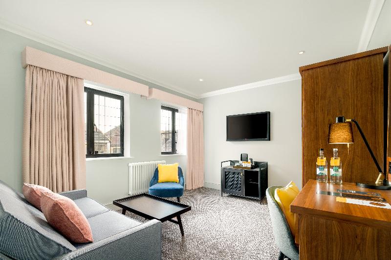 Номер Премиум, Voco Lythe Hill Hotel & Spa, An Ihg