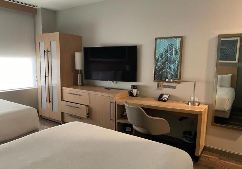 Номер Стандарт Адаптированный для Инвалидов, Voco Lythe Hill Hotel & Spa, An Ihg