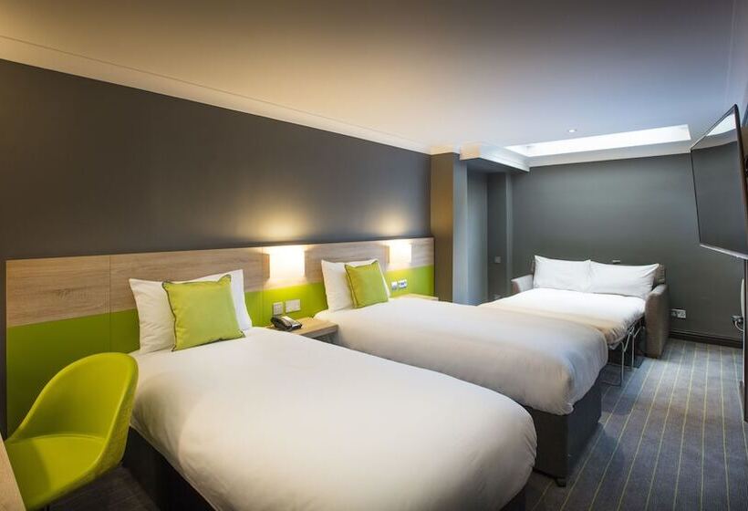 Семейный Номер, Thistle Express Swindon