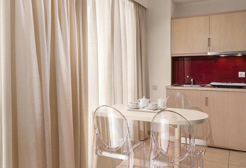 スタンダードスタジオ, Alexandra Hotel&apartments