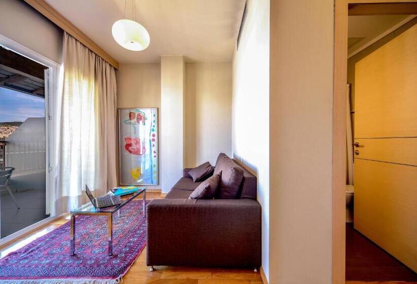 جناح دور أخير, Astoria Hotel Thessaloniki