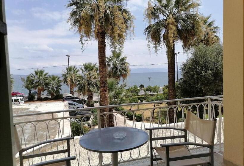 Номер Стандарт Вид на Море, Nireus