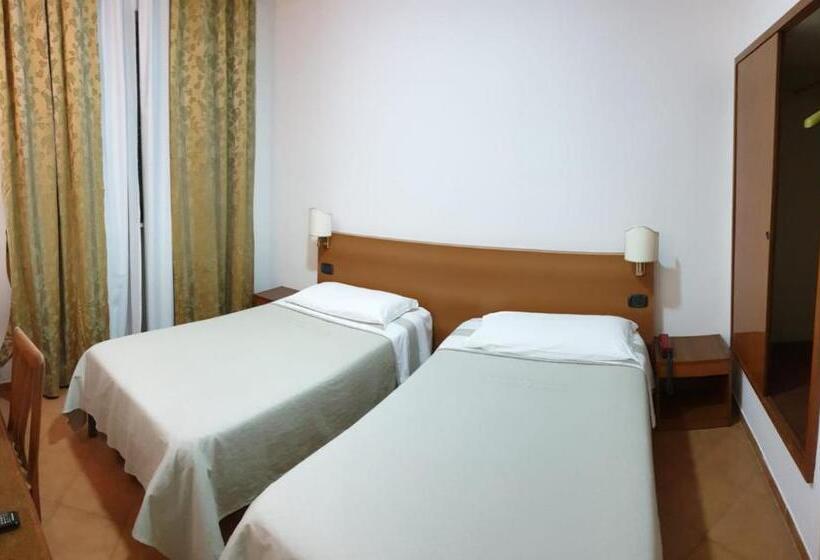 اتاق اکونومی, Grand Hotel Pavone