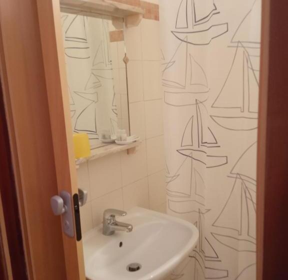 Quarto Estandar Individual, Albergo Stella Di Mare