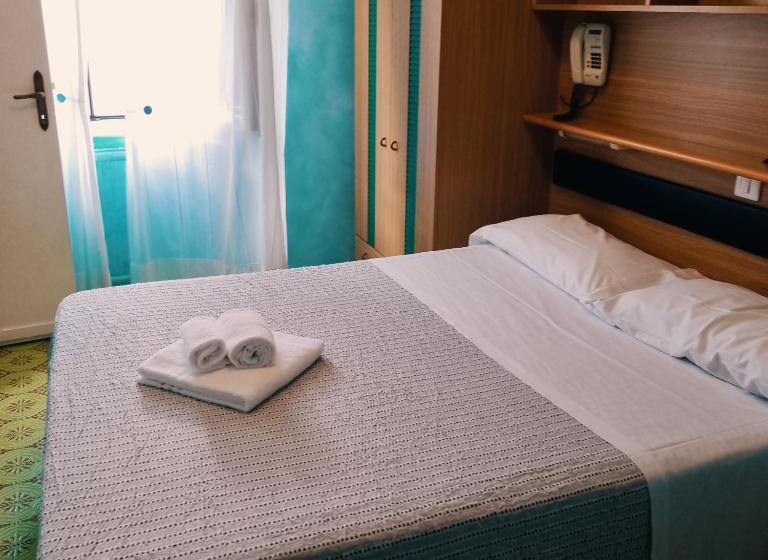 Quarto Estandar Individual, Albergo Stella Di Mare