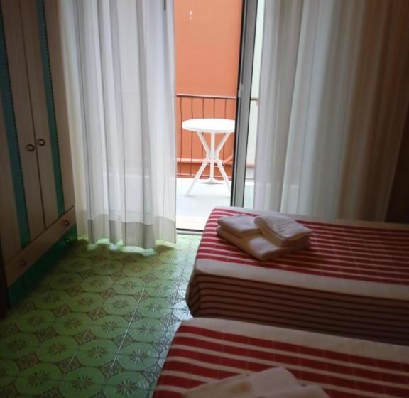 Quarto Familiar, Albergo Stella Di Mare