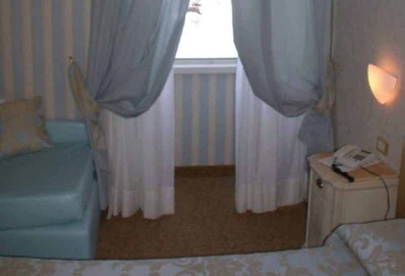 Номер Стандарт, Grand Hotel Menaggio