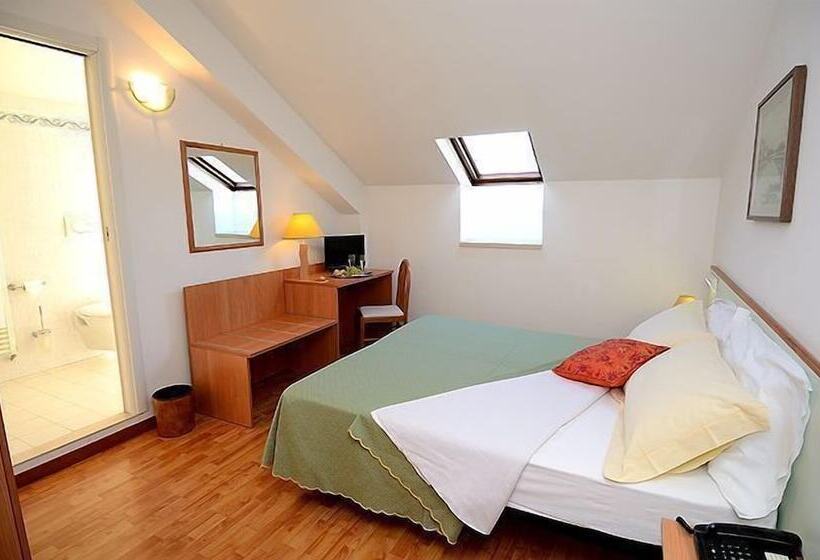 Economy Zimmer, San Giuliano