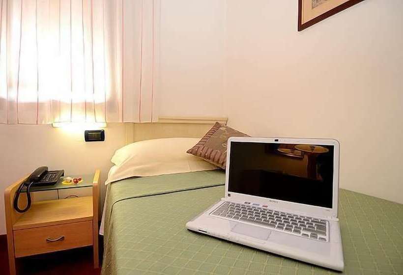 Economy Zimmer, San Giuliano