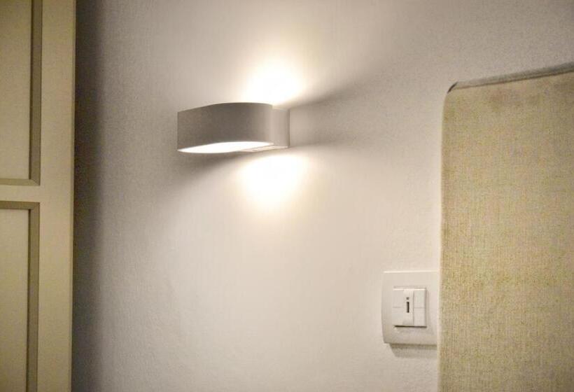 Quarto Estandar, Tiffany