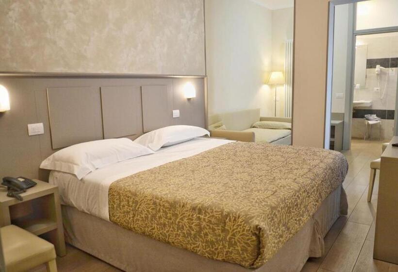 Quarto Triplo Estandar, Tiffany