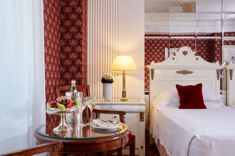 اتاق پرمیوم, Regency   Small Luxury Hotels Of The World