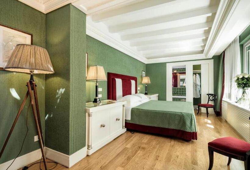 سوییت جونیور, Regency   Small Luxury Hotels Of The World