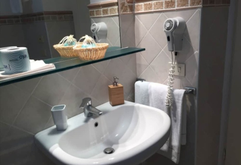 اتاق استاندارد سه نفره, Resort Le Picchiaie
