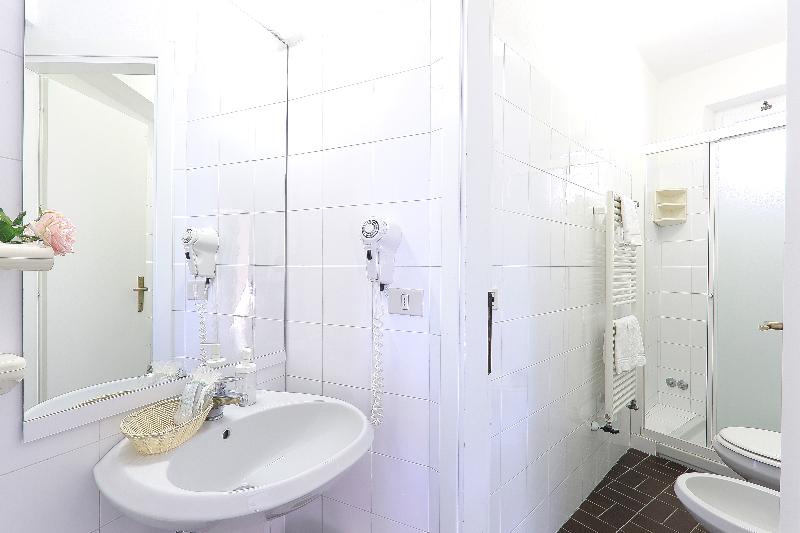 Quarto Quádruplo Estandar, Resort Le Picchiaie