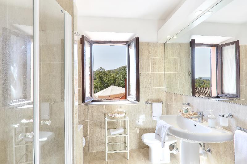 اتاق سوپریور با چشم‌انداز دریا, Resort Le Picchiaie