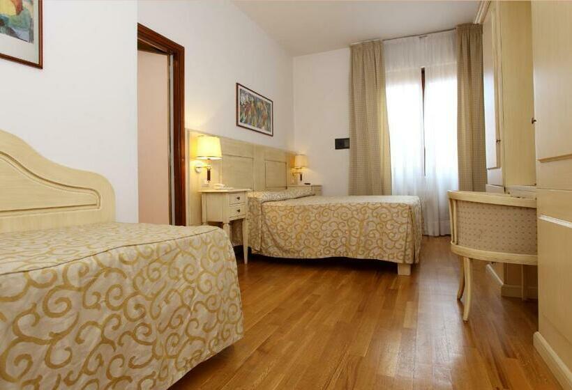 اتاق استاندارد سه نفره, Grand Hotel Duomo