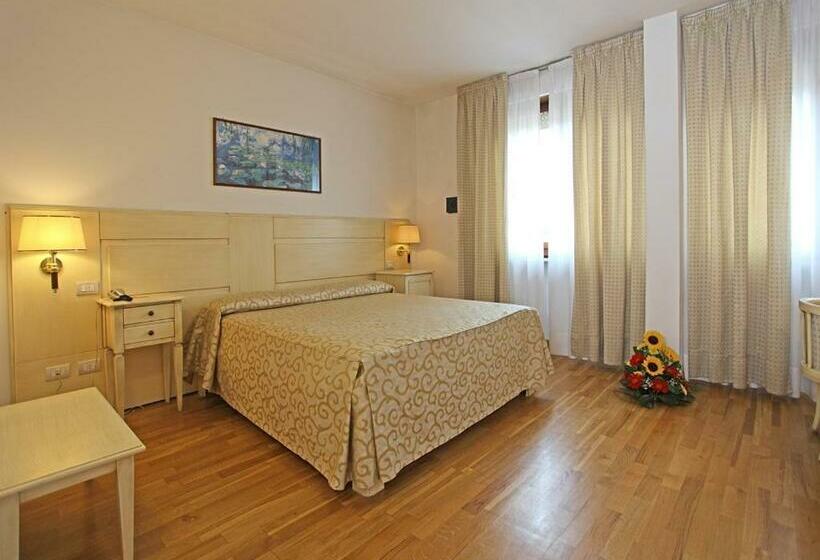اتاق استاندارد سه نفره, Grand Hotel Duomo